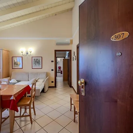 Mainard Butterfly Storica Apartment *