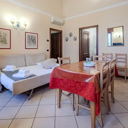 Mainard Butterfly Storica Apartment